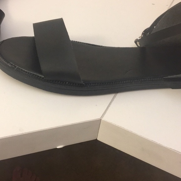 Black Sandals - Picture 2 of 4